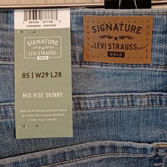 NWT Levi's Signature Gold Jeans, Size 8S, Mid-Rise, Skinny, 29Wx28L, Distressed - Picture 7 of 9